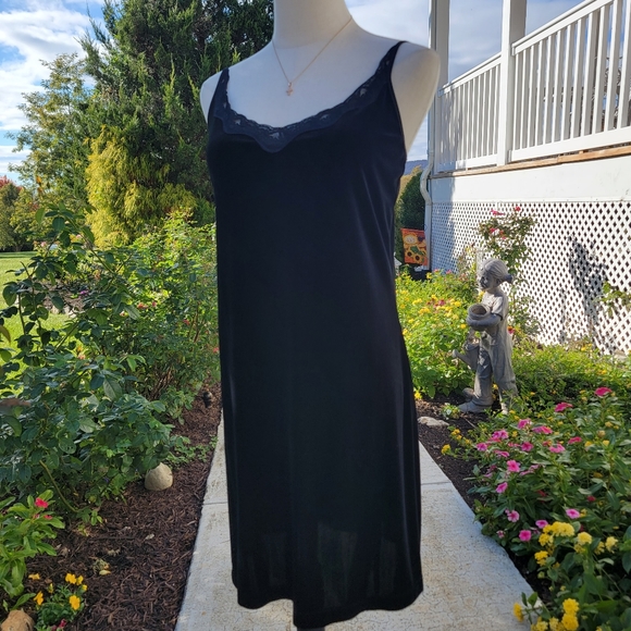 GILLIGAN & O'MALLEY ♡ Gorgeous Vintage SOFT Black Midi Velvet Robe with Belt S/M - Picture 14 of 17